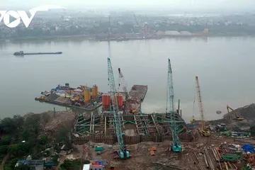 Cầu Tứ Liên đang đẩy nhanh tiến độ thi công.