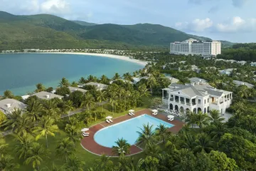 Nha Trang Marriott Resort & Spa trên đảo Hòn Tre.