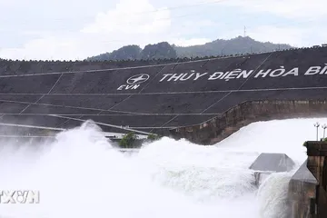 Đóng 1 cửa xả đáy hồ thủy điện Hòa Bình để ứng phó bão số 4