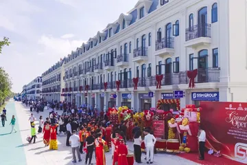 60 đại lý vừa khai trương văn phòng bán hàng tại Vinhomes Green Paradise Cần Giờ, tạo điểm tựa vững chắc cho các chuyên viên môi giới ngay tại dự án