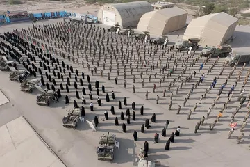 Iran tạm đóng một phần eo biển Hormuz