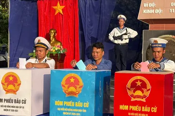 Cử tri Trường Sa cùng cả nước tham gia ngày hội non sông