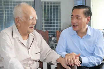 Đoàn đại biểu TPHCM thăm, tri ân gia đình chính sách, người có công
