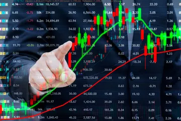 VN Index vượt ngưỡng 1.900 điểm