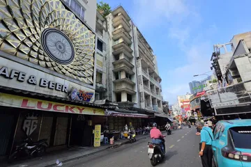 Bài 1: Người dân vừa ở vừa lo