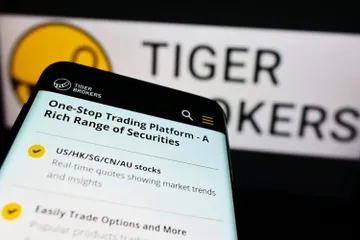 Bùng nổ ứng dụng chứng khoán tích hợp AI