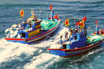 Bền bỉ vươn khơi, ngư dân trúng 'lộc'