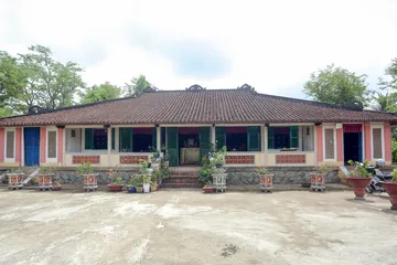 Đặc sắc Nhà Trăm cột hơn 120 tuổi đời