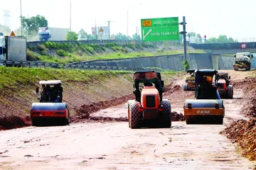 Linh hoạt điều tiết trên các công trình trọng điểm miền Trung