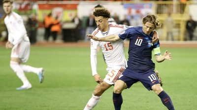 Croatia bất ngờ bị Xứ Wales chia điểm hòa 1-1 ngay trên sân nhà ở phut bù giờ.