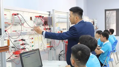 Bộ GD-ĐT quy định rõ về chương trình giáo dục trung học nghề. Ảnh: MOET