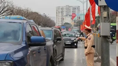 Hà Nội: Xe bán tải được lưu thông 24/24 giờ 