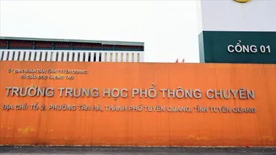 Vụ án vi phạm kỳ thi tốt nghiệp THPT tại Tuyên Quang: 1 giáo viên Ngữ văn ra đầu thú