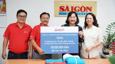 Chương trình “Áo ấm đến trường” tiếp nhận 500 chiếc áo từ Công ty Du lịch và Sự kiện VietMark 