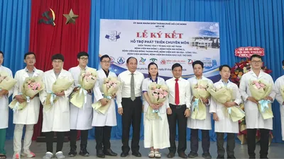 Các bác sĩ, điều dưỡng từ những bệnh viện đầu ngành của thành phố nhận nhiệm vụ luân phiên tại Trung tâm y tế khu vực Hồ Tràm