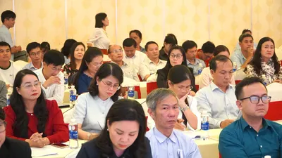 Các đại biểu dự hội thảo xây dựng đề án “Phát triển nguồn nhân lực kỹ năng nghề cao, đào tạo, tái đào tạo nguồn nhân lực giai đoạn 2026-2030, định hướng đến năm 2045". Ảnh: PHÚ NGÂN