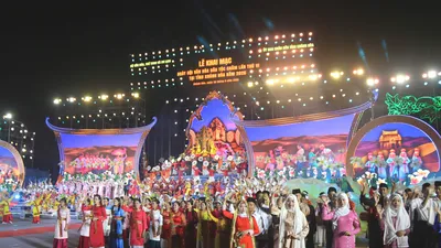 Rực rỡ đêm khai mạc Ngày hội Văn hóa dân tộc Chăm lần thứ VI