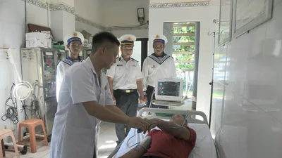 Bệnh xá đảo Trường Sa kịp thời cấp cứu ngư dân bị viêm da nhiễm khuẩn lan rộng