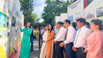 Cần Thơ khai mạc triển lãm ảnh "Miền Nam nhớ mãi ơn Người"