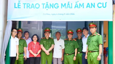 Lễ trao tặng mái ấm an cư cho gia đình ông Trần Công Định