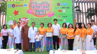 Mang Trung thu sớm đến 400 bệnh nhi tại TPHCM