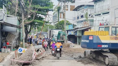 780m đường, hai lần trễ hẹn