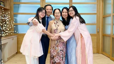 GS-BS Nguyễn Thị Ngọc Phượng: Giữ nếp nhà, truyền cả đam mê