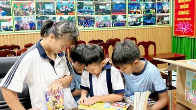 Mang niềm vui đọc sách đến với trẻ khó khăn