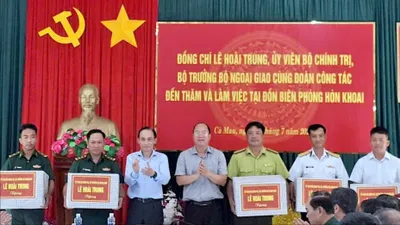 Khảo sát tiến độ các công trình trọng điểm trên đảo Hòn Khoai