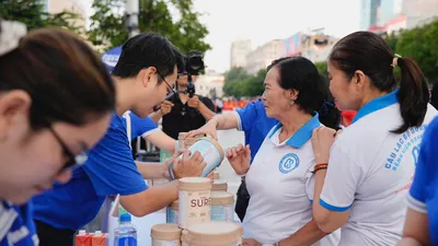 Vinamilk phát triển nhiều sản phẩm dinh dưỡng chuyên biệt cho người lớn. Ảnh: VI NAM