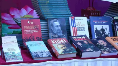 Các đại biểu tham dự các hoạt động chuyên đề “Chủ tịch Hồ Chí Minh - Tổng Tư lệnh Fidel Castro: Nghĩa tình son sắt đặc biệt”. Ảnh HOA NGUYỄN