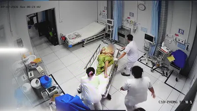 Cảnh sát giao thông mở đường giúp sản phụ và trẻ sơ sinh đến viện an toàn