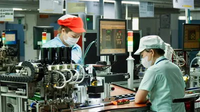Người lao động làm việc tại Công ty TNHH Điện tử Foster Việt Nam, phường Bình Dương, TPHCM. (Ảnh: Huỳnh Như)