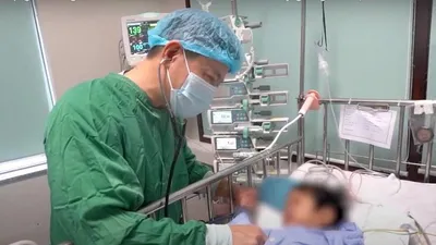 Bệnh nhi được ghép gan tại Bệnh viện Nhi Trung ương. Ảnh: BVCC