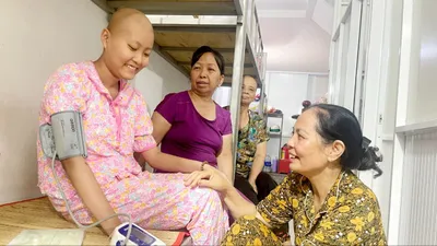Cánh nhạn mang yêu thương