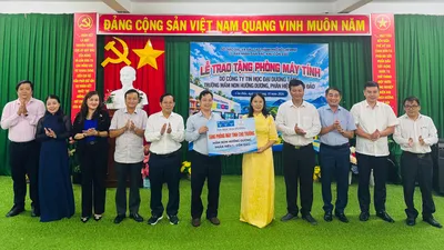 Đưa công nghệ đến gần giáo viên, học sinh Côn Đảo