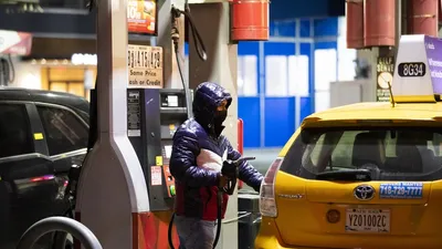Giá dầu tăng vượt mốc 110 USD/thùng giữa căng thẳng leo thang ở Saudi Arabia
