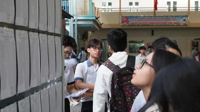 Học sinh tham gia kỳ thi tốt nghiệp THPT năm 2025 tại TPHCM