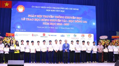 Sinh viên được nhận học bổng khuyến tài (Học bổng 1&1) năm học 2026-2027