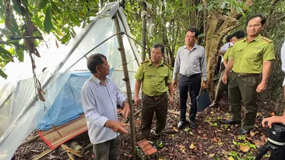 Ngành chức năng khảo sát vườn chim Hai Chìa tại xã Trà Côn. Ảnh: TRẦN LỘC