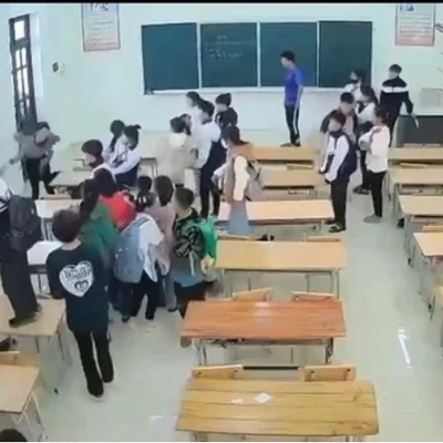 Podcast tin nóng: Bộ GD-ĐT yêu cầu xử lý nghiêm khắc việc vi phạm đạo đức, xúc phạm nhà giáo ở Tuyên Quang