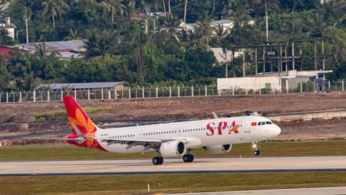 Máy bay của Sun PhuQuoc Airways hạ cánh trên đường băng số 2 Cảng hàng không quốc tế Phú Quốc. Ảnh: MINH QUỐC