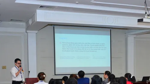 Sinh viên Đại học Tài chính - Marketing và Đại học Hùng Vương tìm hiểu về thị trường chứng khoán tại HOSE