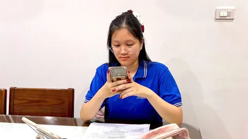 Năm học mới và nhu cầu kết nối từ chiếc điện thoại