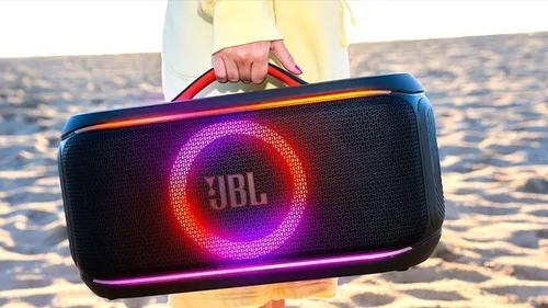 JBL PartyBox On-The-Go 2 Plus là một trong 2 sản phẩm mà JBL mang đến thị trường Việt Nam trong mùa hè này