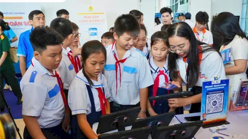 “Bình dân học vụ số”- bệ đỡ đưa AI vào trường học