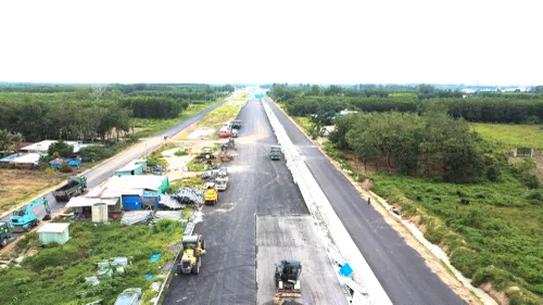Dự án thành phần 3 đường Vành đai 3 - TPHCM qua TP Đồng Nai đang bước vào giai đoạn nước rút về đích. Ảnh: PHÚ NGÂN