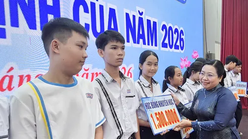 Cần Thơ: Trao 321 suất học bổng Lương Định Của đầu năm học mới