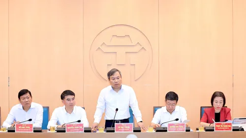 Chủ tịch UBND TP Hà Nội Vũ Đại Thắng chủ trì phiên họp. Ảnh: VIẾT THÀNH