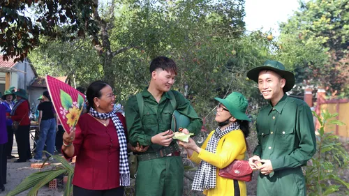 Tái hiện hình ảnh “Bộ đội về làng” khi đất nước đã hòa bình